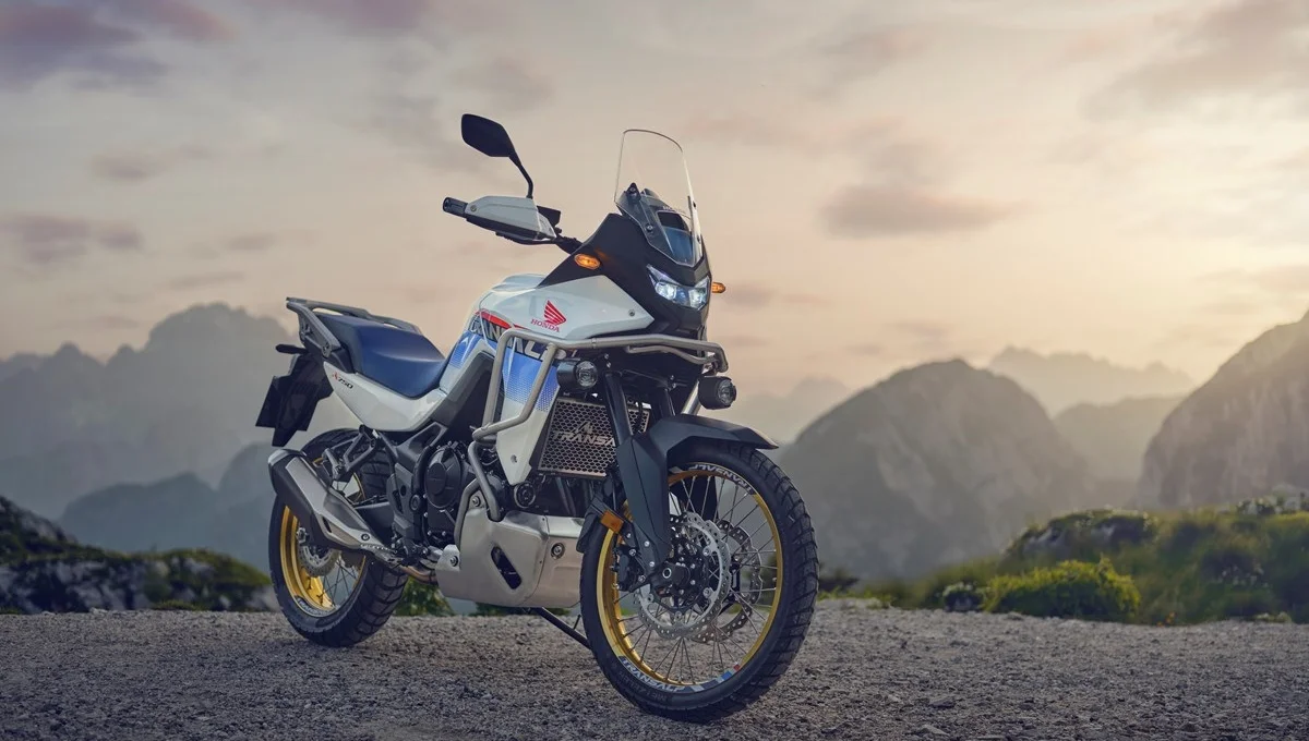 Honda की इस एडवेंचर बाइक ने मचा दी भारतीय मार्केट में धूम, जिसमें मिलेगा 755 cc का पावरफुल इंजन और आकर्षक लुक