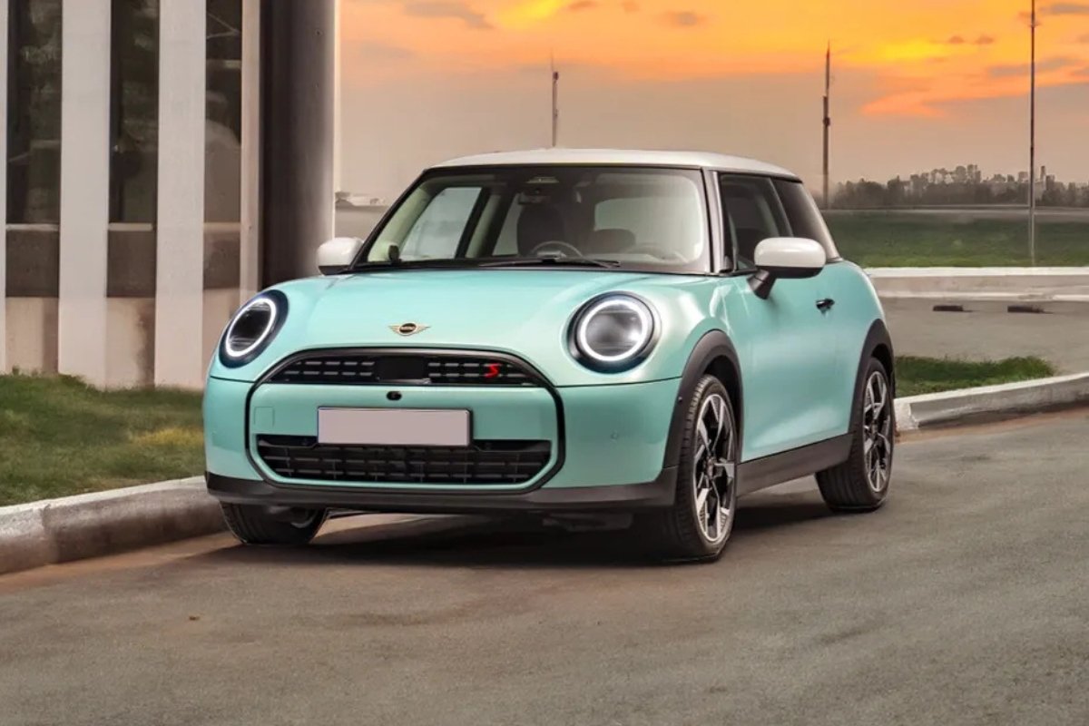 आकर्षक लुक और पावरफुल इंजन के साथ भारतीय मार्केट में लॉन्च हो रही है Mini Cooper 3 DOOR स्पोर्ट्स कार जाने कीमत और आधुनिक फीचर्स